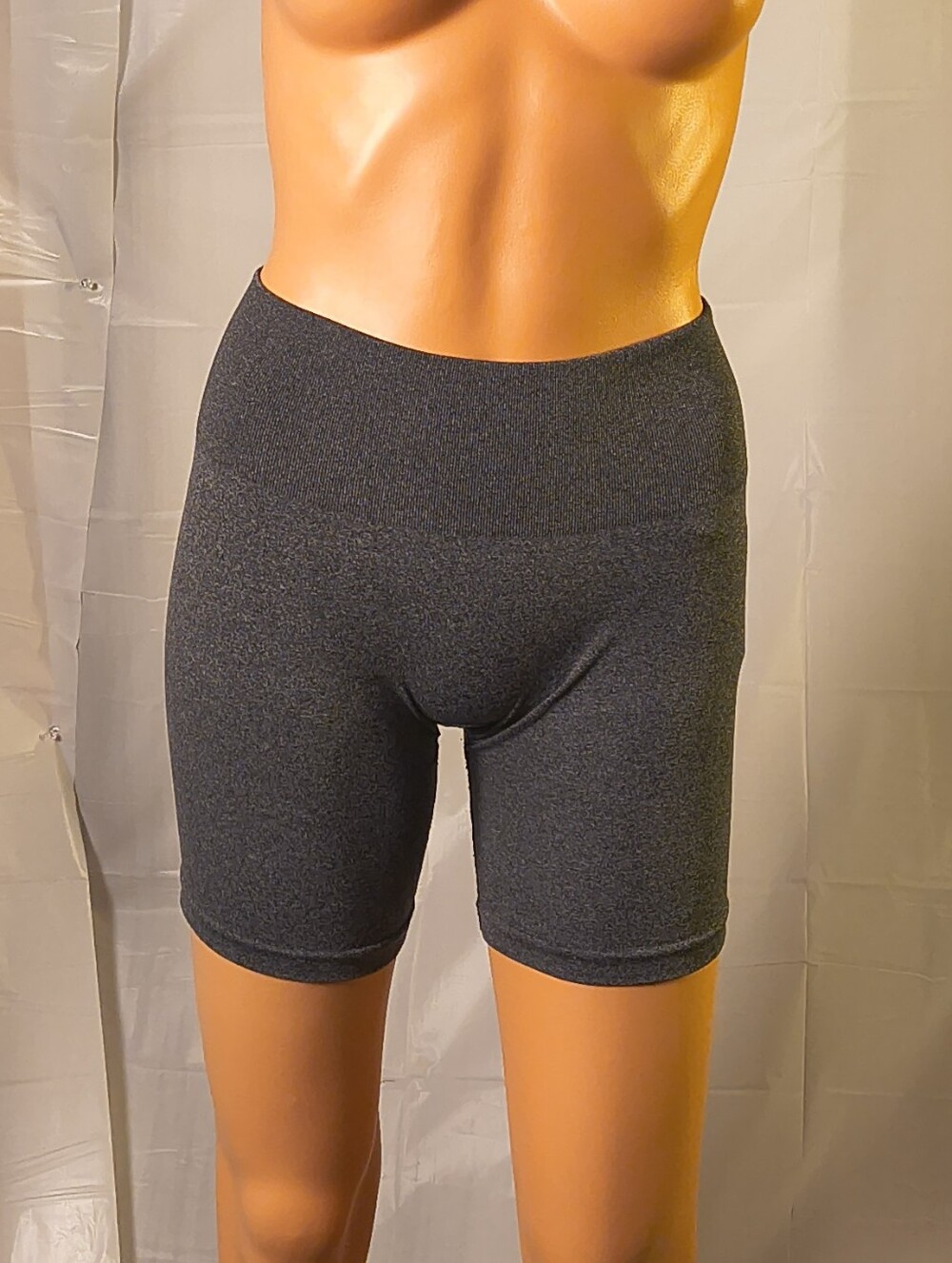 NVGTN Gray Seamless High Waisted Biker Shorts Size Small